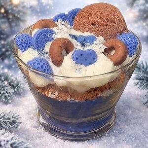 Blue and Brown Dessert-Inspired Blueberry Candle